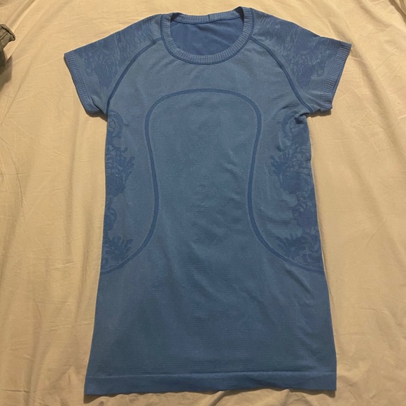lululemon athletica Tops - Lululemon sz 8 swiftly tech short sleeve